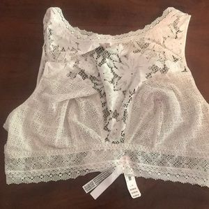 NWT LARGE VICTORIAS SECRET UNLINED BRALETTE